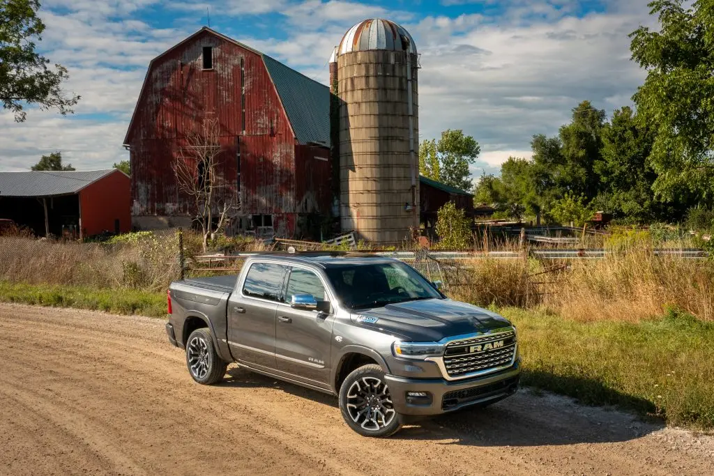2026 Ram 1500 Limited 5.7-liter HEMI® V-8 eTorque